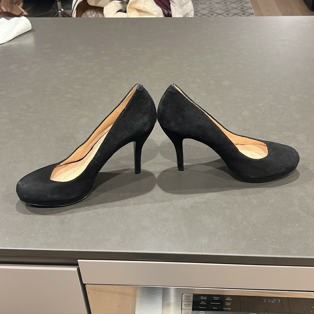Pumps - Picture 3 of 4